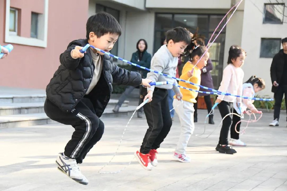 【幼儿部】跃动童年，绳彩飞扬